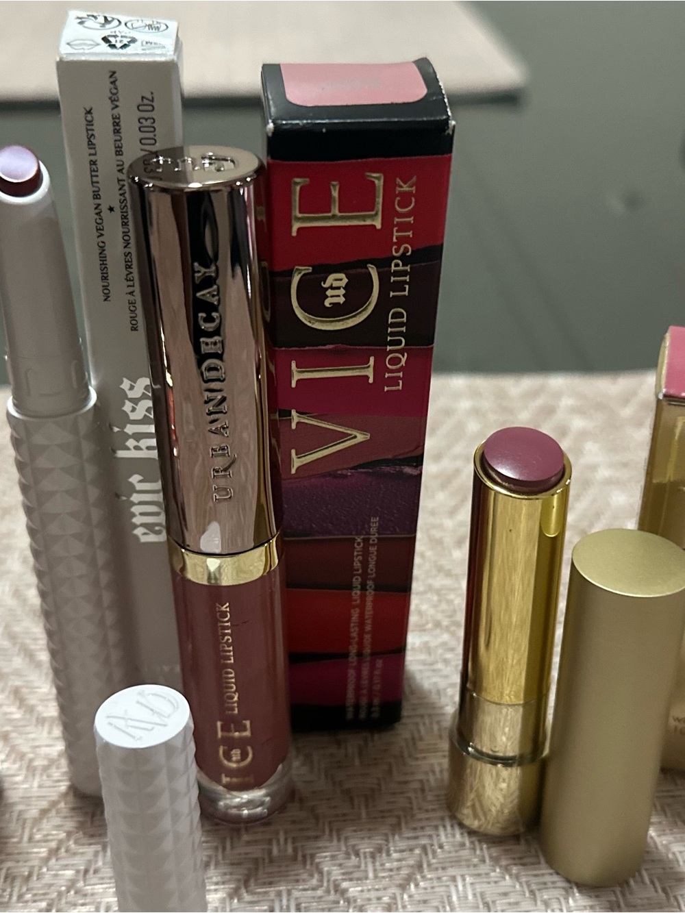 Assorted lip bundle - Picture 2 of 13